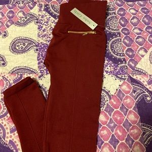 Burgundy Soho Girls leggings w/ gold side zippers